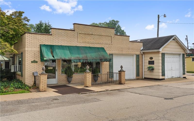 305 - 307 Sixth Street, West Newton, 15089, ,Commercial-industrial-business,For Sale,Sixth Street,1612857
