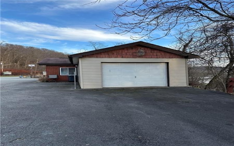 516 Main, West Newton, 15089, ,Commercial-industrial-business,For Sale,Main,1634325