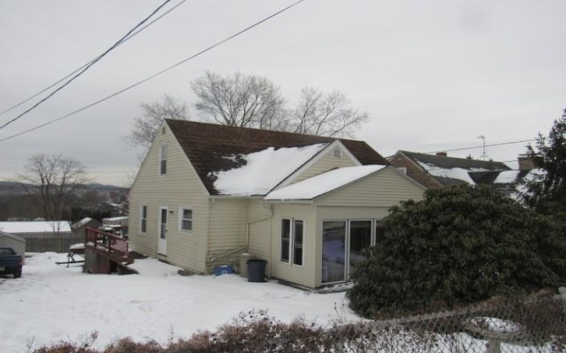 205 Warren Street, Johnstown, 15905, 3 Bedrooms Bedrooms, 5 Rooms Rooms,1 BathroomBathrooms,Residential,For Sale,Warren Street,1639661