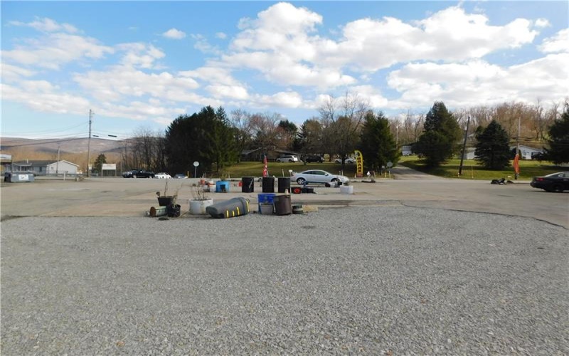 1115 Connellsville Road, Uniontown, 15401, ,Commercial-industrial-business,For Sale,Connellsville Road,1643575