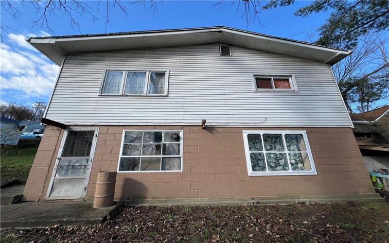 1106 Oakland Ave, Charleroi, 15022, 2 Bedrooms Bedrooms, ,1 BathroomBathrooms,Residential,For Sale,Oakland Ave,1646169