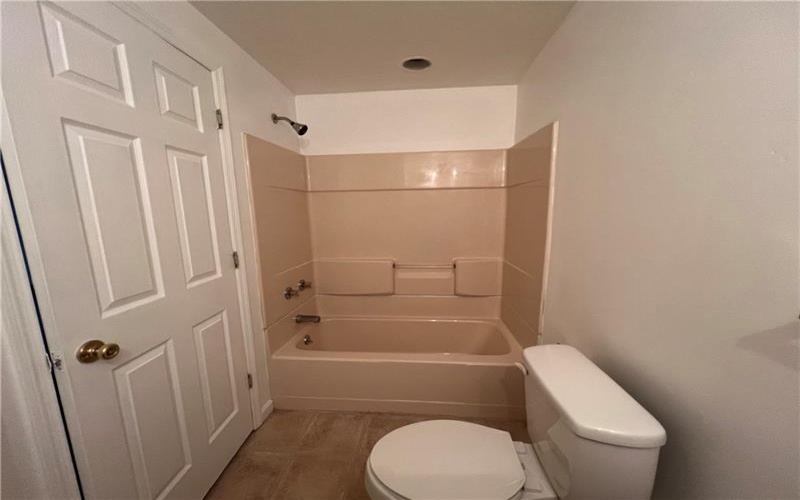 2864 Leechburg Rd, New Kensington, 15068, ,Multi-unit,For Sale,Leechburg Rd,1658544