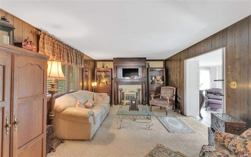4045 Blue Willow, Irwin, 15642, 3 Bedrooms Bedrooms, 10 Rooms Rooms,2 BathroomsBathrooms,Residential,For Sale,Blue Willow,1660724