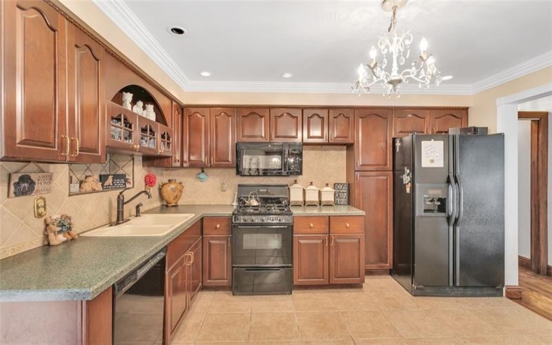 4045 Blue Willow, Irwin, 15642, 3 Bedrooms Bedrooms, 10 Rooms Rooms,2 BathroomsBathrooms,Residential,For Sale,Blue Willow,1660724