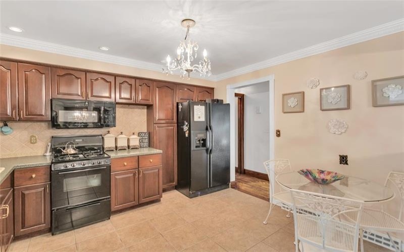 4045 Blue Willow, Irwin, 15642, 3 Bedrooms Bedrooms, 10 Rooms Rooms,2 BathroomsBathrooms,Residential,For Sale,Blue Willow,1660724