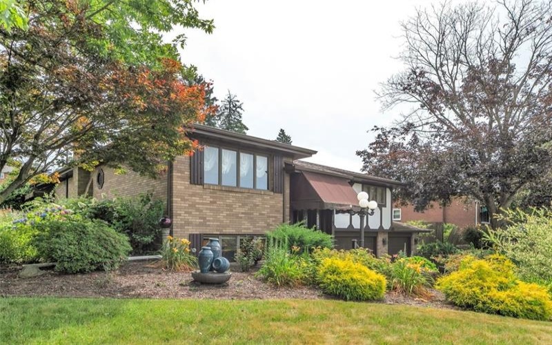 4045 Blue Willow, Irwin, 15642, 3 Bedrooms Bedrooms, 10 Rooms Rooms,2 BathroomsBathrooms,Residential,For Sale,Blue Willow,1660724