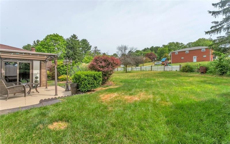 4045 Blue Willow, Irwin, 15642, 3 Bedrooms Bedrooms, 10 Rooms Rooms,2 BathroomsBathrooms,Residential,For Sale,Blue Willow,1660724