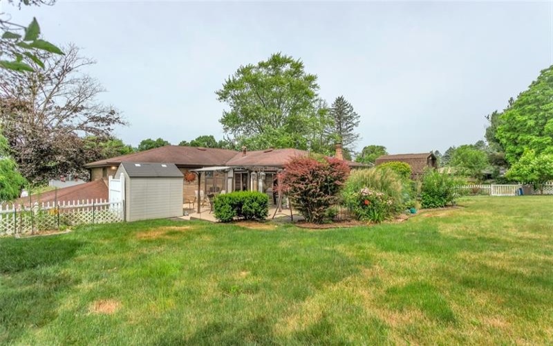 4045 Blue Willow, Irwin, 15642, 3 Bedrooms Bedrooms, 10 Rooms Rooms,2 BathroomsBathrooms,Residential,For Sale,Blue Willow,1660724