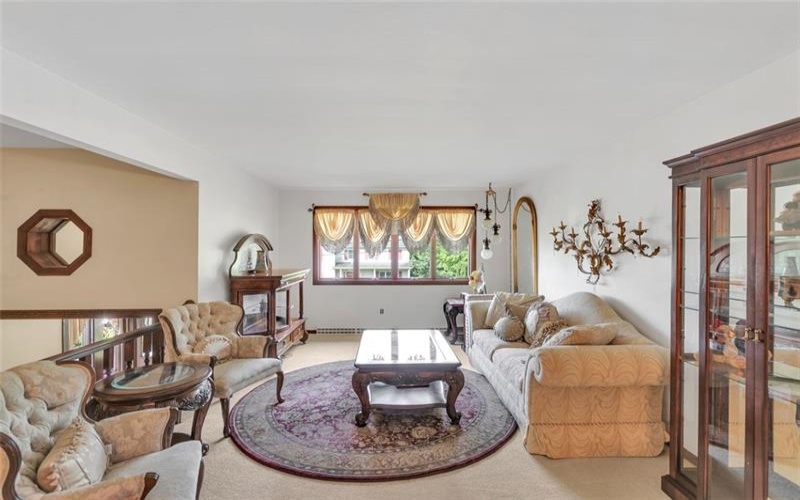 4045 Blue Willow, Irwin, 15642, 3 Bedrooms Bedrooms, 10 Rooms Rooms,2 BathroomsBathrooms,Residential,For Sale,Blue Willow,1660724