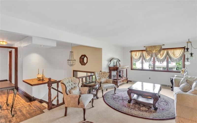 4045 Blue Willow, Irwin, 15642, 3 Bedrooms Bedrooms, 10 Rooms Rooms,2 BathroomsBathrooms,Residential,For Sale,Blue Willow,1660724