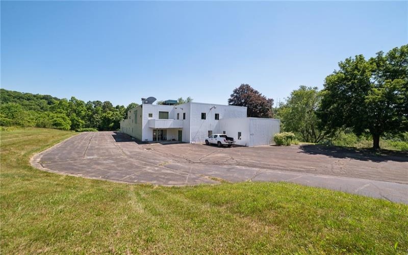 520 Pleasant Valley Rd, Trafford, 15085, ,Commercial-industrial-business,For Sale,Pleasant Valley Rd,1661005