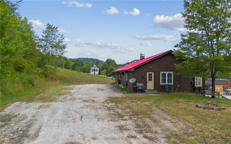 339 State Route 711, Jones Mills, 15646, ,Commercial-industrial-business,For Sale,State Route 711,1661698