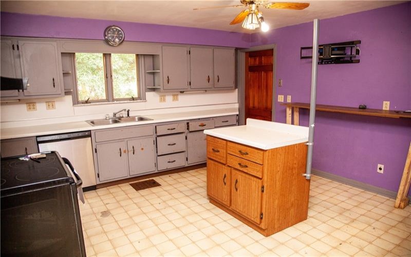 776 Route 31, Ruffsdale, 15679, 3 Bedrooms Bedrooms, 7 Rooms Rooms,1.1 BathroomsBathrooms,Residential,For Sale,Route 31,1664658