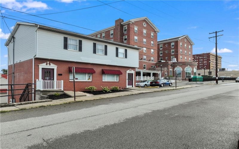 160 South St, Uniontown, 15401, ,Commercial-industrial-business,For Sale,South St,1666310