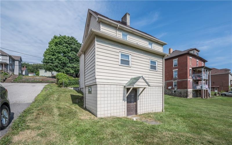 1515 Main Street, Burgettstown, 15021, ,Multi-unit,For Sale,Main Street,1666986