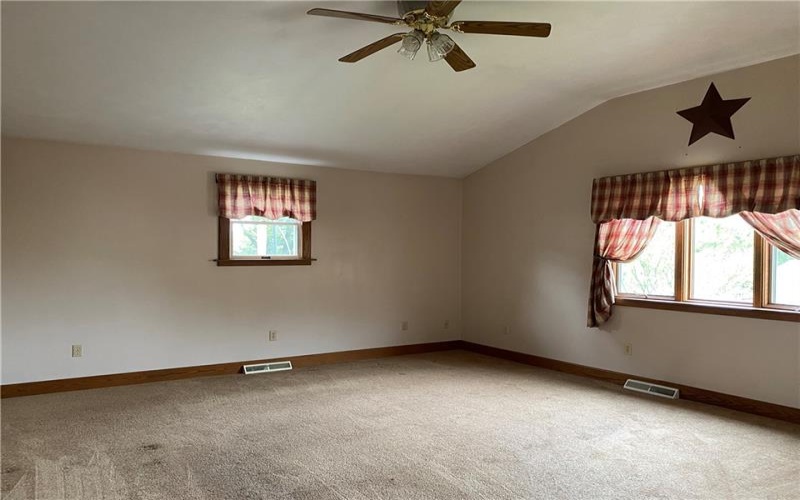 359 Pershing Dr., New Kensington, 15068, 3 Bedrooms Bedrooms, 10 Rooms Rooms,1.1 BathroomsBathrooms,Residential,For Sale,Pershing Dr.,1667944