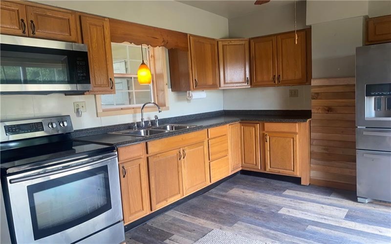 124 16th St, Connellsville, 15425, 3 Bedrooms Bedrooms, 6 Rooms Rooms,1.1 BathroomsBathrooms,Residential,For Sale,16th St,1668239