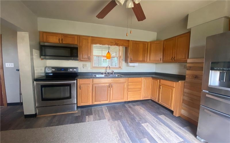 124 16th St, Connellsville, 15425, 3 Bedrooms Bedrooms, 6 Rooms Rooms,1.1 BathroomsBathrooms,Residential,For Sale,16th St,1668239