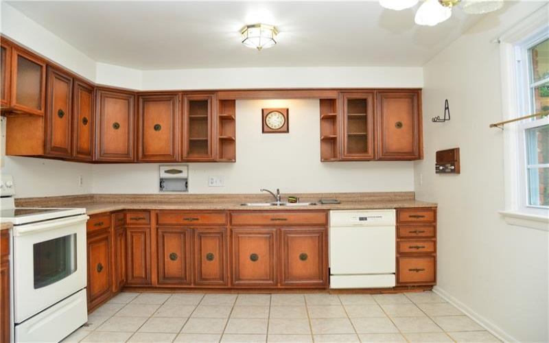 410 Crestridge Dr, Greensburg, 15601, 4 Bedrooms Bedrooms, 9 Rooms Rooms,3 BathroomsBathrooms,Residential,For Sale,Crestridge Dr,1669875