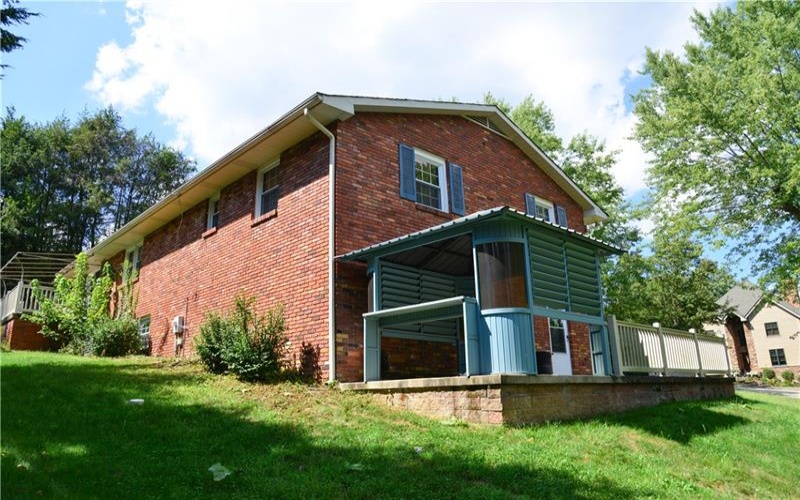 410 Crestridge Dr, Greensburg, 15601, 4 Bedrooms Bedrooms, 9 Rooms Rooms,3 BathroomsBathrooms,Residential,For Sale,Crestridge Dr,1669875