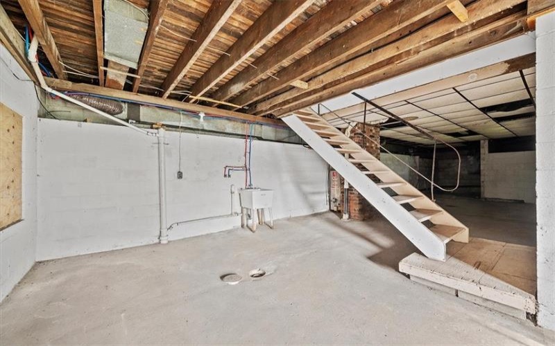 932 Gaskill Ave, Jeannette, 15644, 4 Bedrooms Bedrooms, ,2 BathroomsBathrooms,Residential,For Sale,Gaskill Ave,1670562