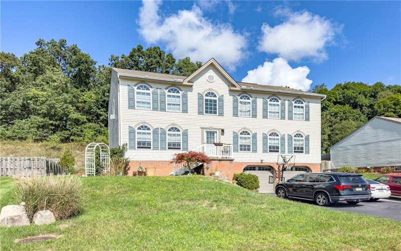 843 Hawk Valley Dr, Leechburg, 15656, 4 Bedrooms Bedrooms, ,2.1 BathroomsBathrooms,Residential,For Sale,Hawk Valley Dr,1671002