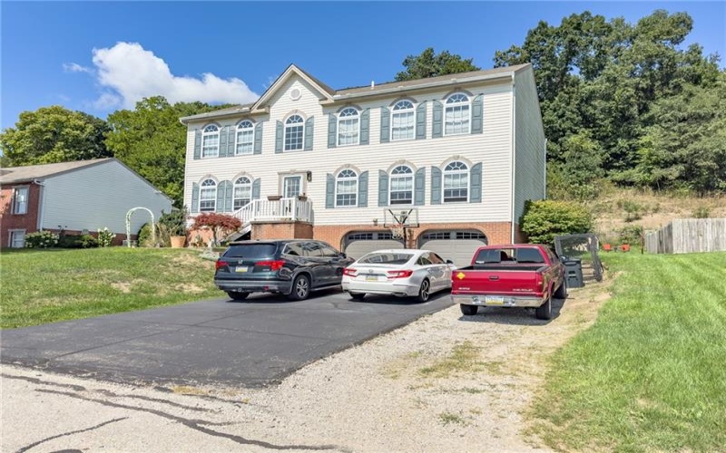843 Hawk Valley Dr, Leechburg, 15656, 4 Bedrooms Bedrooms, ,2.1 BathroomsBathrooms,Residential,For Sale,Hawk Valley Dr,1671002