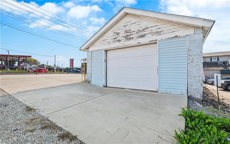 8 Pike St, Houston, 15342, ,Commercial-industrial-business,For Sale,Pike St,1671778