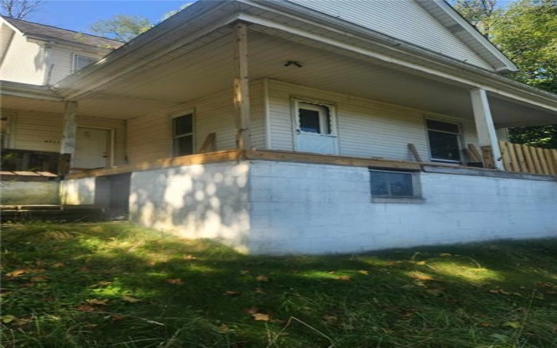 8711 Noblestown Rd, McDonald, 15057, 3 Bedrooms Bedrooms, ,1 BathroomBathrooms,Residential,For Sale,Noblestown Rd,1673281