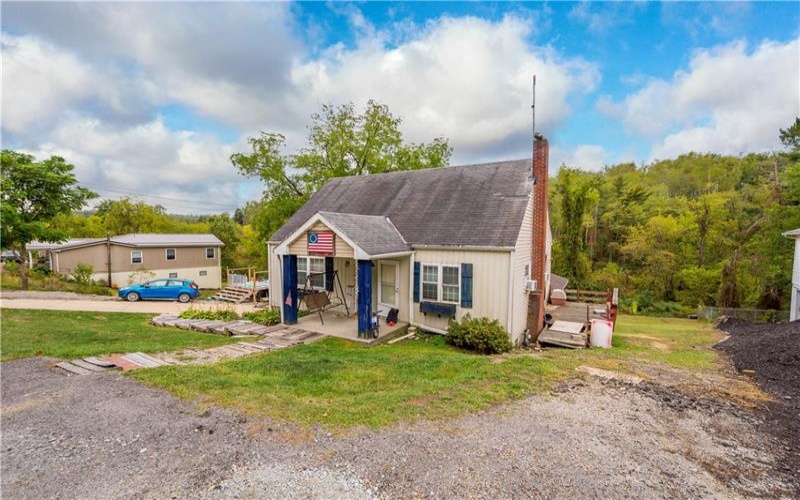 265 Johnston Rd, Bentleyville, 15314, 5 Bedrooms Bedrooms, 8 Rooms Rooms,2 BathroomsBathrooms,Residential,For Sale,Johnston Rd,1673666