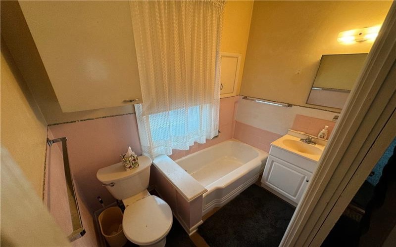 226 Loyalhanna St, Ligonier, 15658, 4 Bedrooms Bedrooms, 9 Rooms Rooms,2 BathroomsBathrooms,Residential,For Sale,Loyalhanna St,1673798
