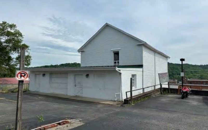 136 High St, Waynesburg, 15370, ,Commercial-industrial-business,For Sale,High St,1674153