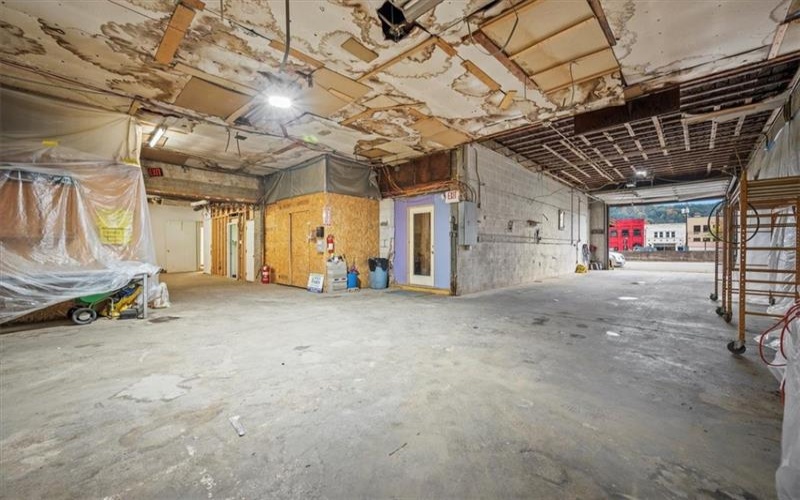 938-940 Constitution Blvd., New Kensington, 15068, ,Commercial-industrial-business,For Sale,Constitution Blvd.,1674831