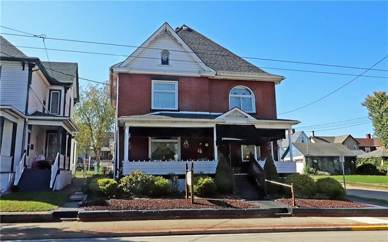 428 Pittsburgh St, Connellsville, 15425, 4 Bedrooms Bedrooms, 9 Rooms Rooms,1.2 BathroomsBathrooms,Residential,For Sale,Pittsburgh St,1675759