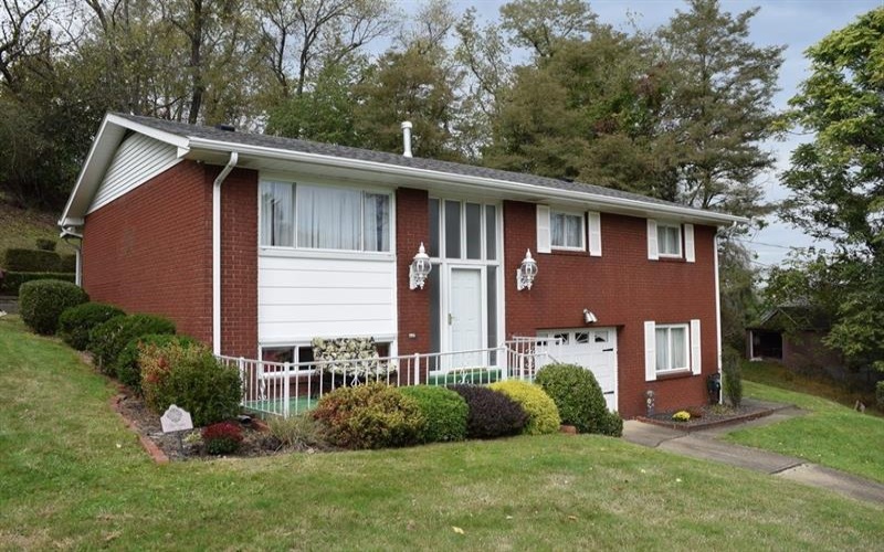 720 Pollard St, Monessen, 15062, 3 Bedrooms Bedrooms, 10 Rooms Rooms,2 BathroomsBathrooms,Residential,For Sale,Pollard St,1675968