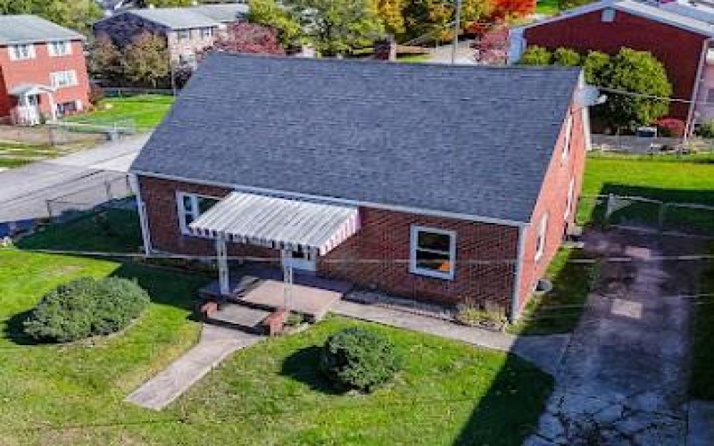 401 S. Ross Street, Masontown, 15461, 4 Bedrooms Bedrooms, 8 Rooms Rooms,1.1 BathroomsBathrooms,Residential,For Sale,S. Ross Street,1676985