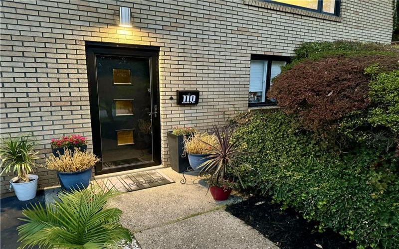 110 Surrey St, Monessen, 15062, 2 Bedrooms Bedrooms, 7 Rooms Rooms,1.1 BathroomsBathrooms,Residential,For Sale,Surrey St,1677119