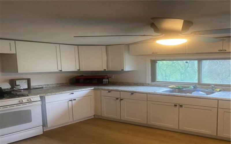 1221 Hewitt Ave, Washington, 15301, 3 Bedrooms Bedrooms, 5 Rooms Rooms,1 BathroomBathrooms,Residential,For Sale,Hewitt Ave,1668782