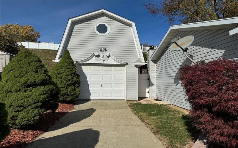 1766 Ivanhoe Drive, North Huntingdon, 15642, 3 Bedrooms Bedrooms, 10 Rooms Rooms,2 BathroomsBathrooms,Residential,For Sale,Ivanhoe Drive,1678296