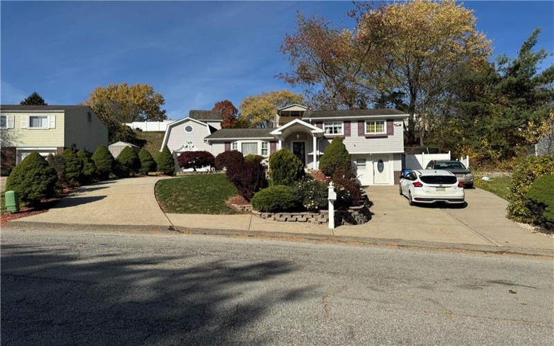 1766 Ivanhoe Drive, North Huntingdon, 15642, 3 Bedrooms Bedrooms, 10 Rooms Rooms,2 BathroomsBathrooms,Residential,For Sale,Ivanhoe Drive,1678296