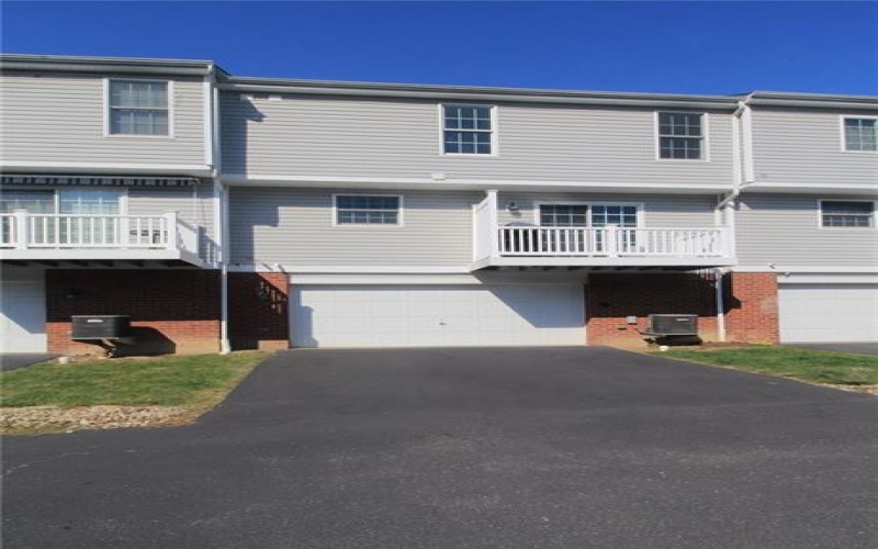 1054 Bayberry Drive, Canonsburg, 15317, 3 Bedrooms Bedrooms, 8 Rooms Rooms,2.1 BathroomsBathrooms,Residential,For Sale,Bayberry Drive,1653406