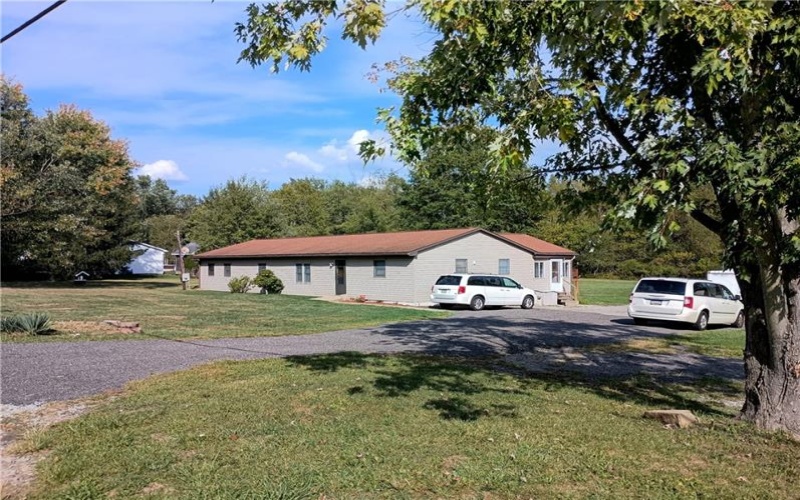 2172 Centerville Rd, 15672, 15672, 4 Bedrooms Bedrooms, 8 Rooms Rooms,1.1 BathroomsBathrooms,Residential,For Sale,Centerville Rd,1673338
