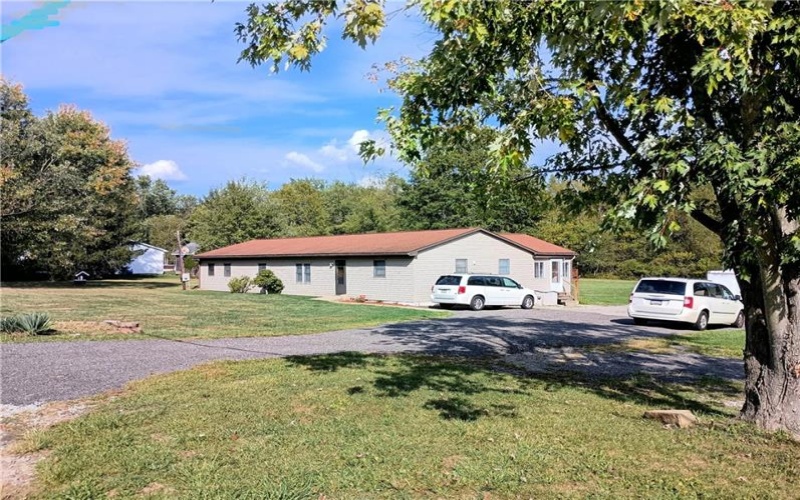 2172 Centerville Rd, 15672, 15672, 4 Bedrooms Bedrooms, 8 Rooms Rooms,1.1 BathroomsBathrooms,Residential,For Sale,Centerville Rd,1673338
