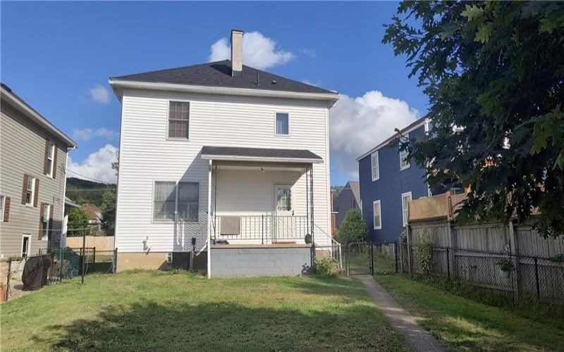 1224 SYCAMORE ST, Connellsville, 15425, 3 Bedrooms Bedrooms, ,1 BathroomBathrooms,Residential,For Sale,SYCAMORE ST,1674508