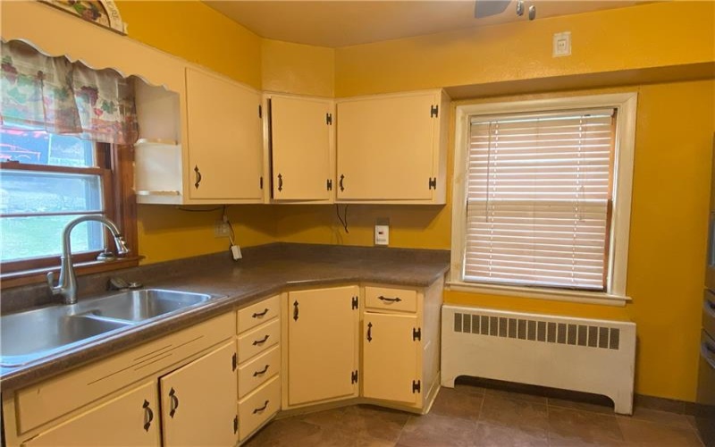 2432 Skidmore Rd, Greensburg, 15601, 3 Bedrooms Bedrooms, ,1 BathroomBathrooms,Lease,For Sale,Skidmore Rd,1679192