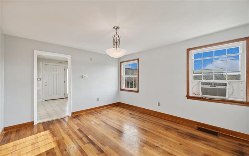 1824 Lincoln Ave, Latrobe, 15650, 3 Bedrooms Bedrooms, 6 Rooms Rooms,2 BathroomsBathrooms,Residential,For Sale,Lincoln Ave,1679195
