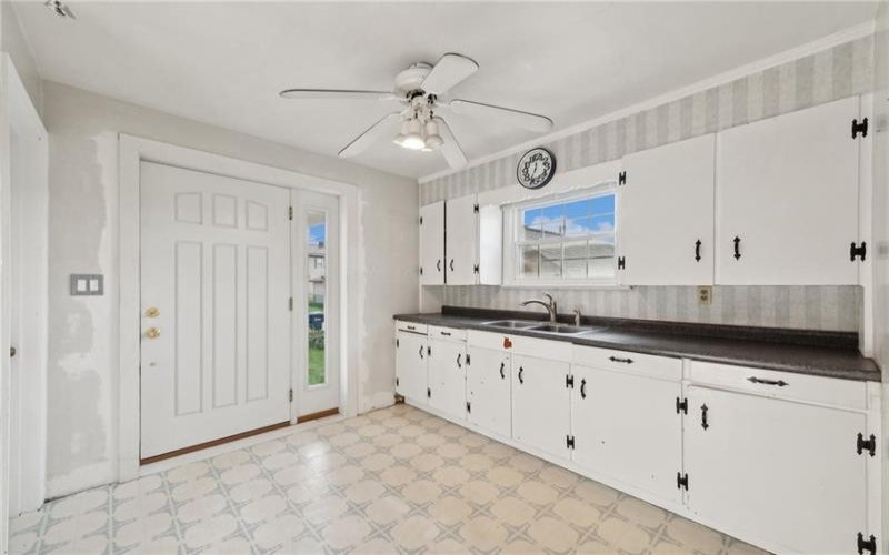 1824 Lincoln Ave, Latrobe, 15650, 3 Bedrooms Bedrooms, 6 Rooms Rooms,2 BathroomsBathrooms,Residential,For Sale,Lincoln Ave,1679195