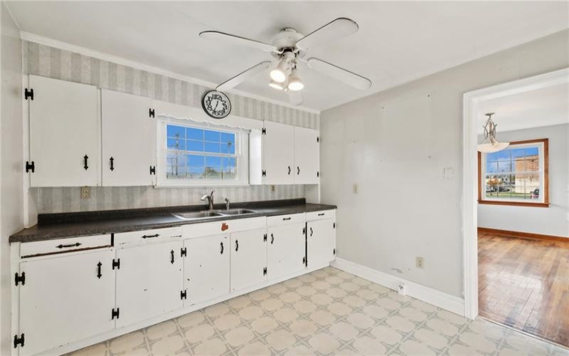 1824 Lincoln Ave, Latrobe, 15650, 3 Bedrooms Bedrooms, 6 Rooms Rooms,2 BathroomsBathrooms,Residential,For Sale,Lincoln Ave,1679195