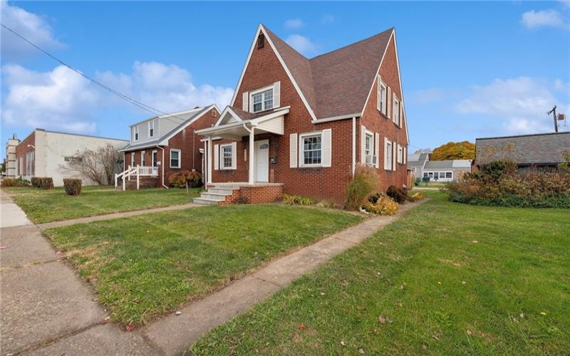 1824 Lincoln Ave, Latrobe, 15650, 3 Bedrooms Bedrooms, 6 Rooms Rooms,2 BathroomsBathrooms,Residential,For Sale,Lincoln Ave,1679195