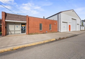 301 Barr St, Mc Donald, 15057, ,Commercial-industrial-business,For Sale,Barr St,1679514